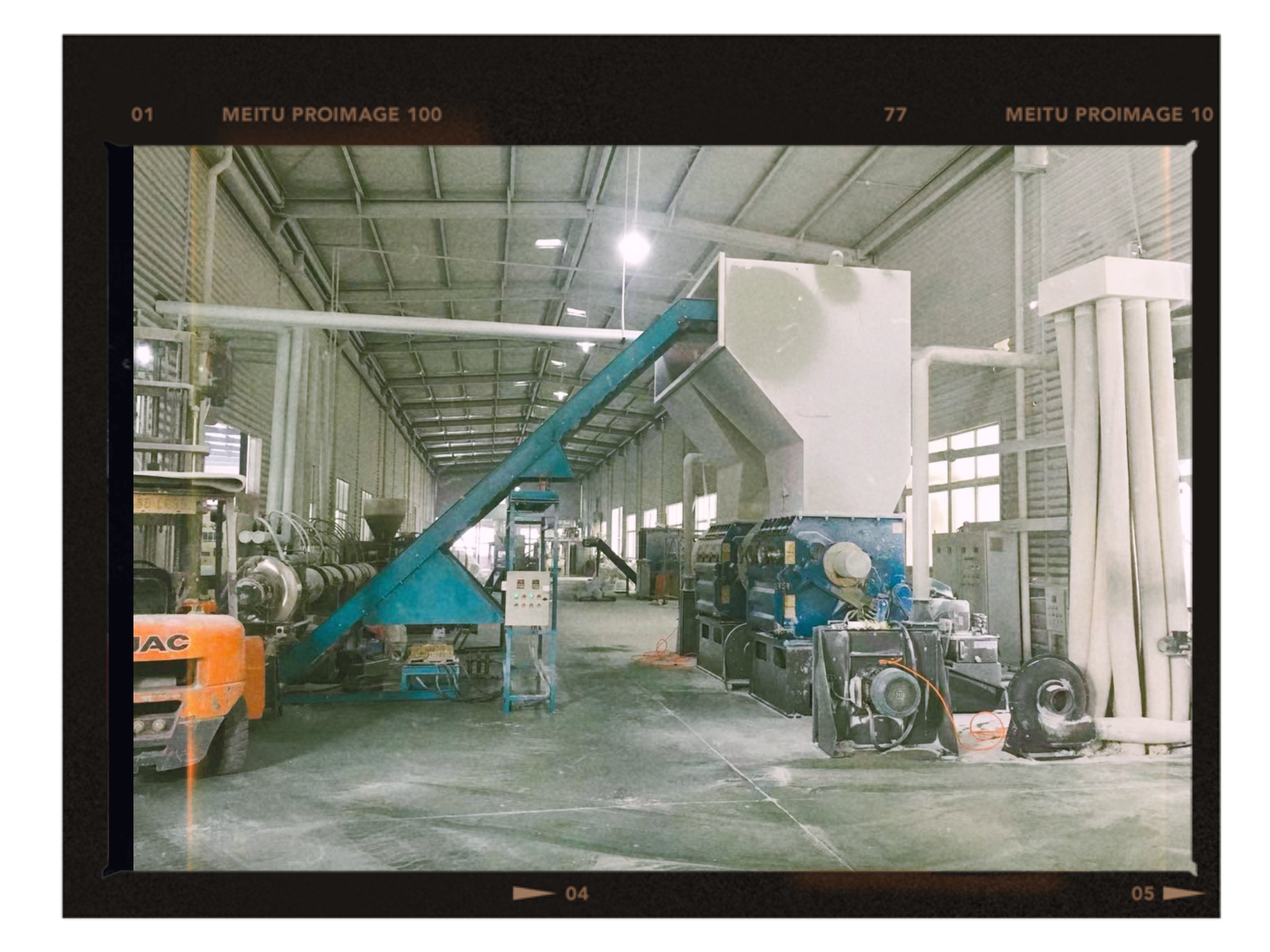 PVC Homogeneous Sheet Produce Process Step one:Feeding and Mixing